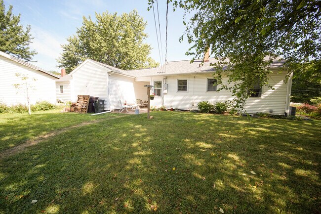 Back - 1310 W 7th St