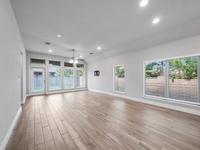 Building Photo - 15039 Montezuma Quail Dr