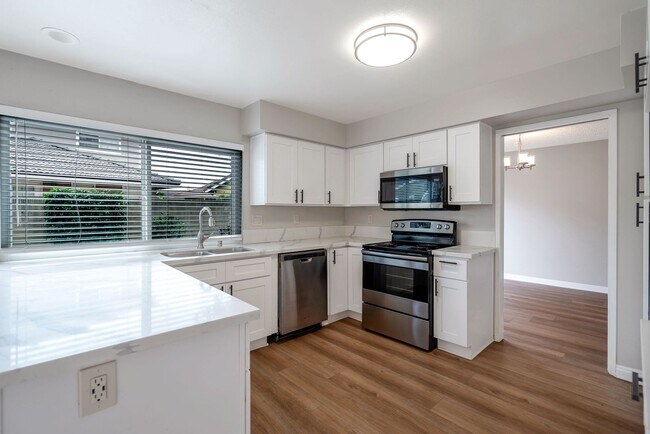 Building Photo - CERRITOS -BEAUTIFUL 5BR HOME FOR LEASE $4600