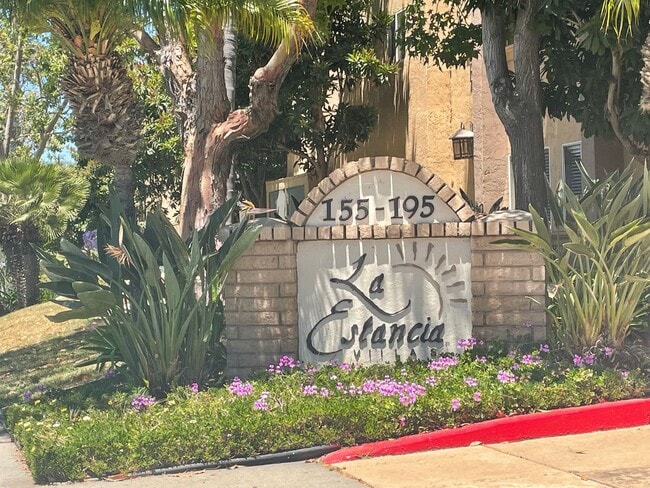 Primary Photo - Spacious upper unit ready for immediate mo...