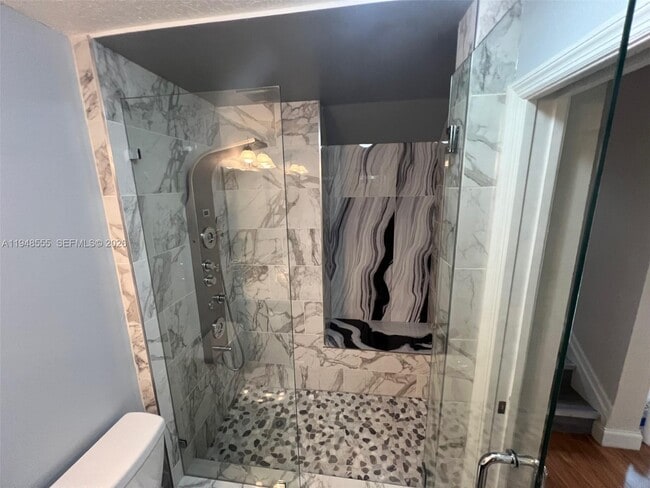 Building Photo - 252 City View Dr