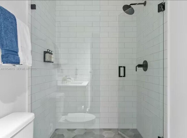 Building Photo - 398 NE 5th St