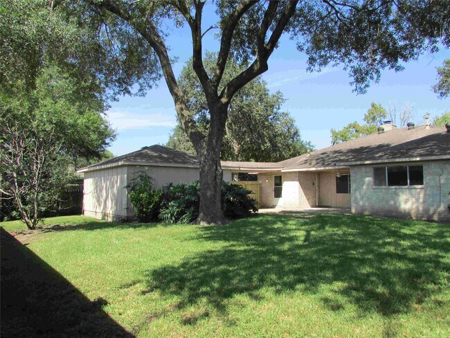 Building Photo - 3219 Ashmont Ln