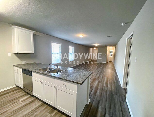 Building Photo - 7018 Winding Shelf