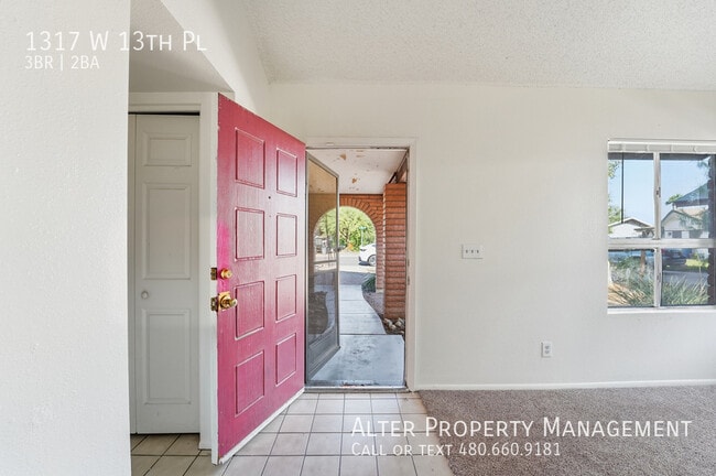 Building Photo - 1317 W 13th Pl