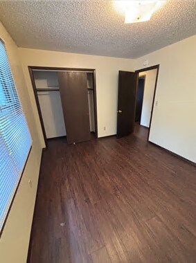 Building Photo - 1461 Valley View Dr