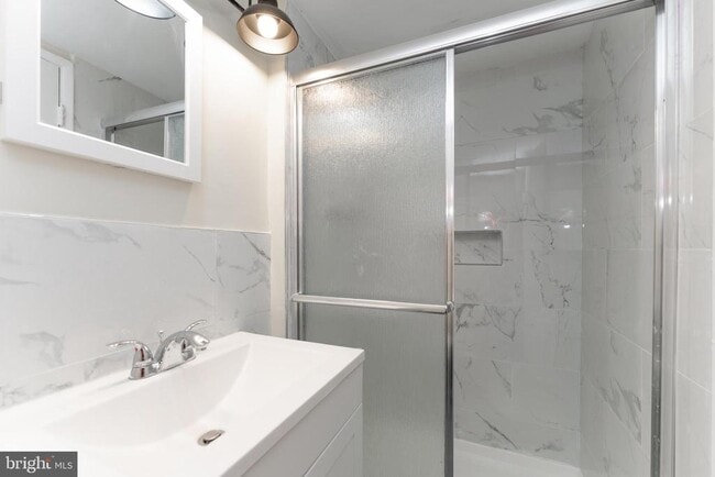 Building Photo - 1832 Metzerott Rd