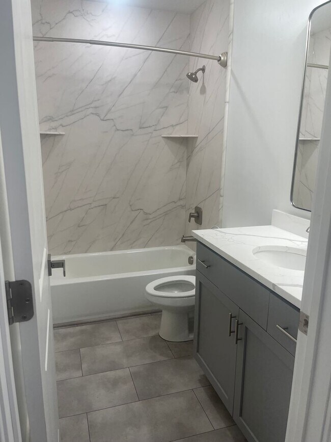 Building Photo - Lindon House