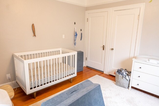 Building Photo - 4Bd/1.5Ba Seattle House