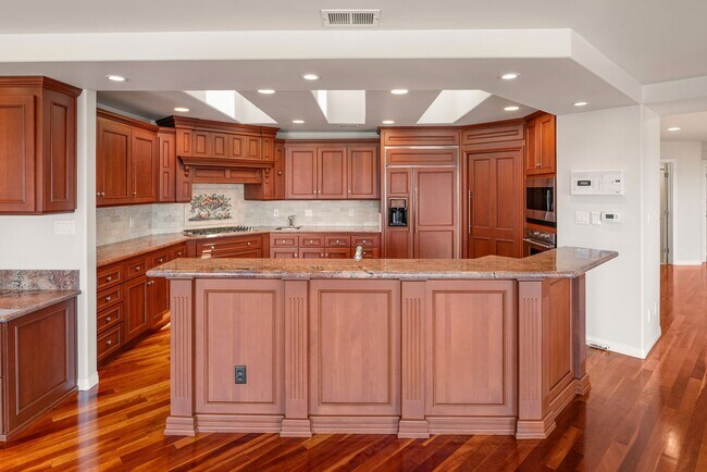 Building Photo - Custom Single Story in coveted Alvarado Es...