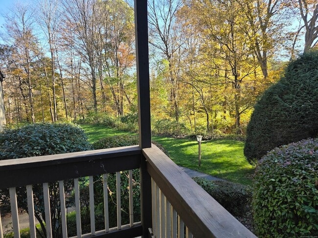 Building Photo - 563 Heritage Vlg