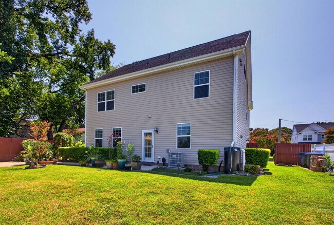 Building Photo - "Spacious 5-Bed featuring TWO PRIMARY SUITES with a beautiful backyard oasis in Norfolk!"
