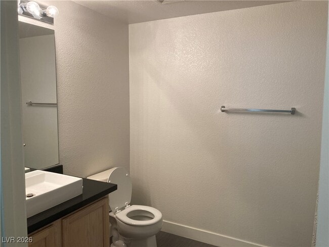 Building Photo - 2001 Quartz Cliff St