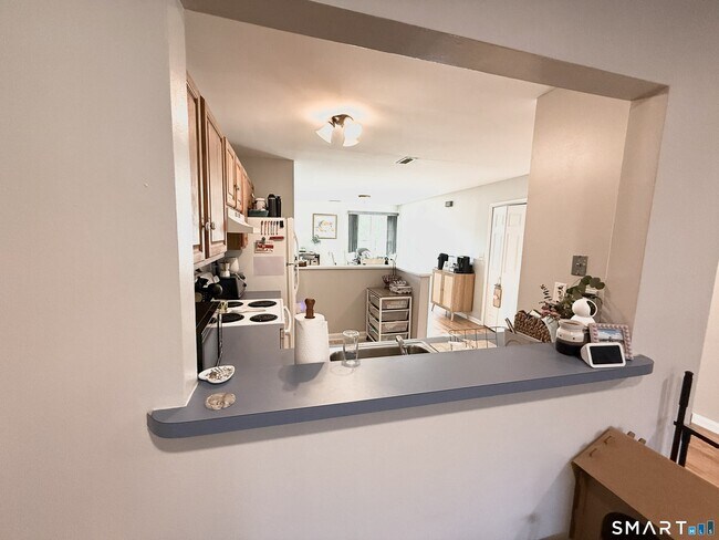 Building Photo - 204 Country Club Ct