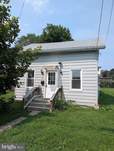 Building Photo - 411 E Cherry St