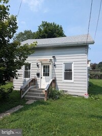 Building Photo - 411 E Cherry St