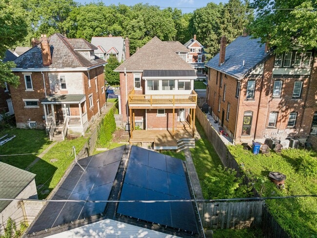 Building Photo - 382 Morrison Ave