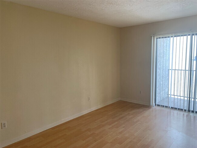 Building Photo - 10075 Westpark Dr