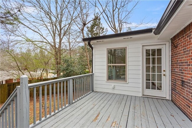 Building Photo - 3623 Lee St SE