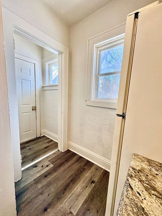 Building Photo - 1503 Hermosa Pl