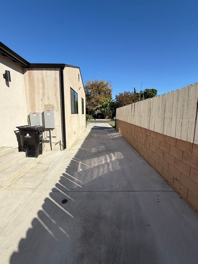 Building Photo - 7309 Yarmouth Ave