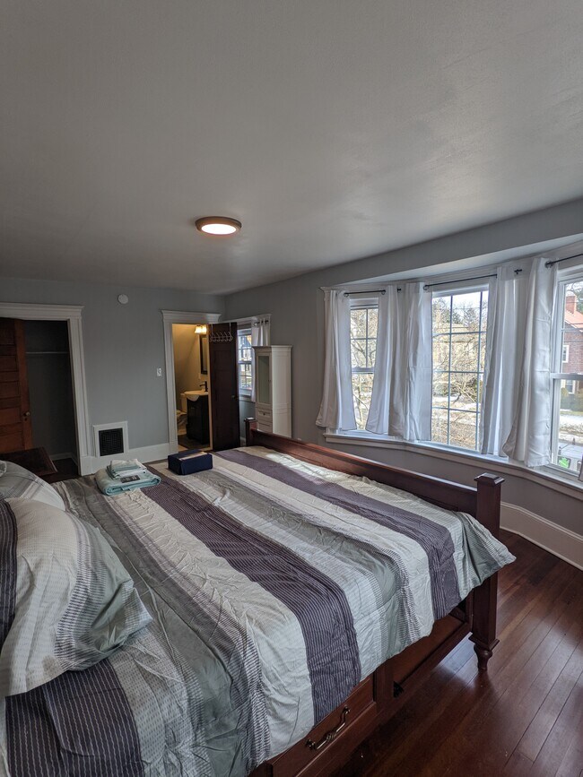 Building Photo - 171 Lincoln St