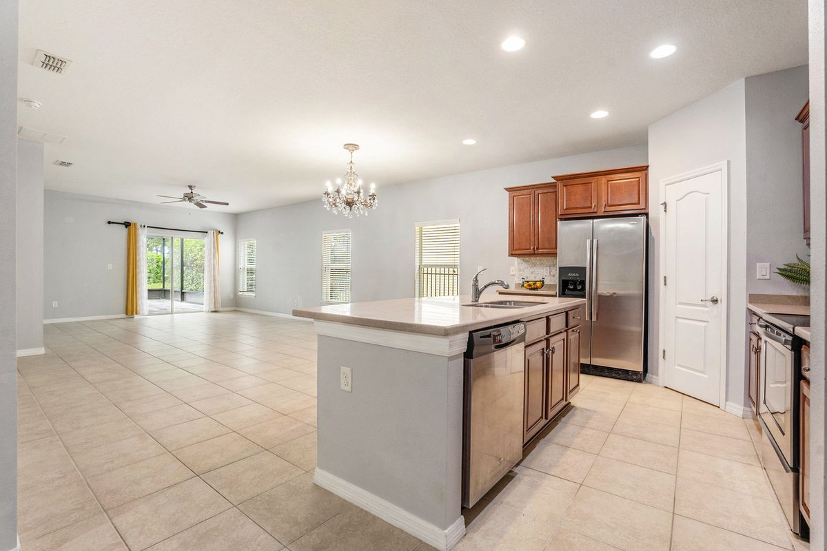 Building Photo - 2803 Winglewood Cir