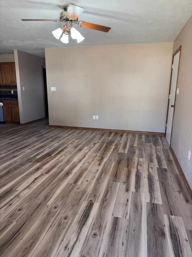 Building Photo - 2621 Oak Meadow Pl