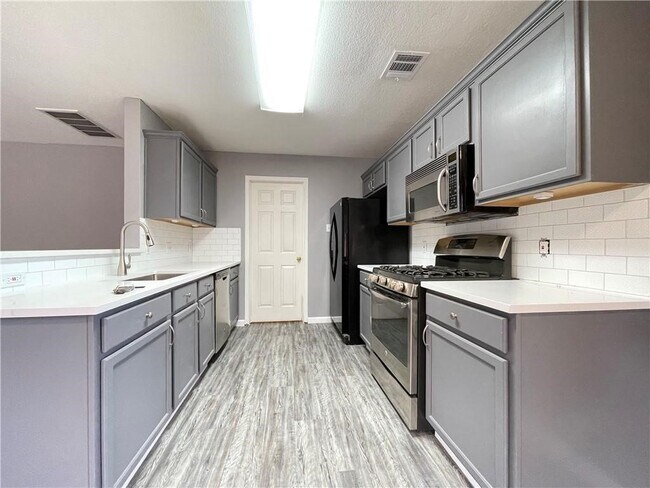 Building Photo - 3638 Windhill Loop