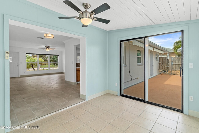 Building Photo - 2157 Barracuda Ave
