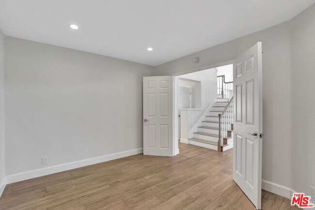 Building Photo - 24701 Cll Conejo