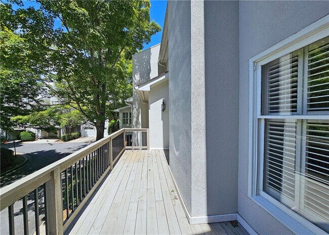 Building Photo - 5652 River Oaks Pl NW
