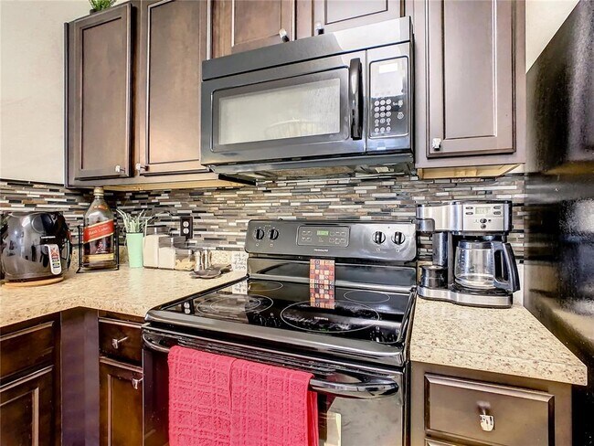 Building Photo - 244 Arbor Lakes Dr