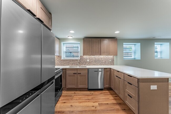 Building Photo - 4716 N Winthrop Ave