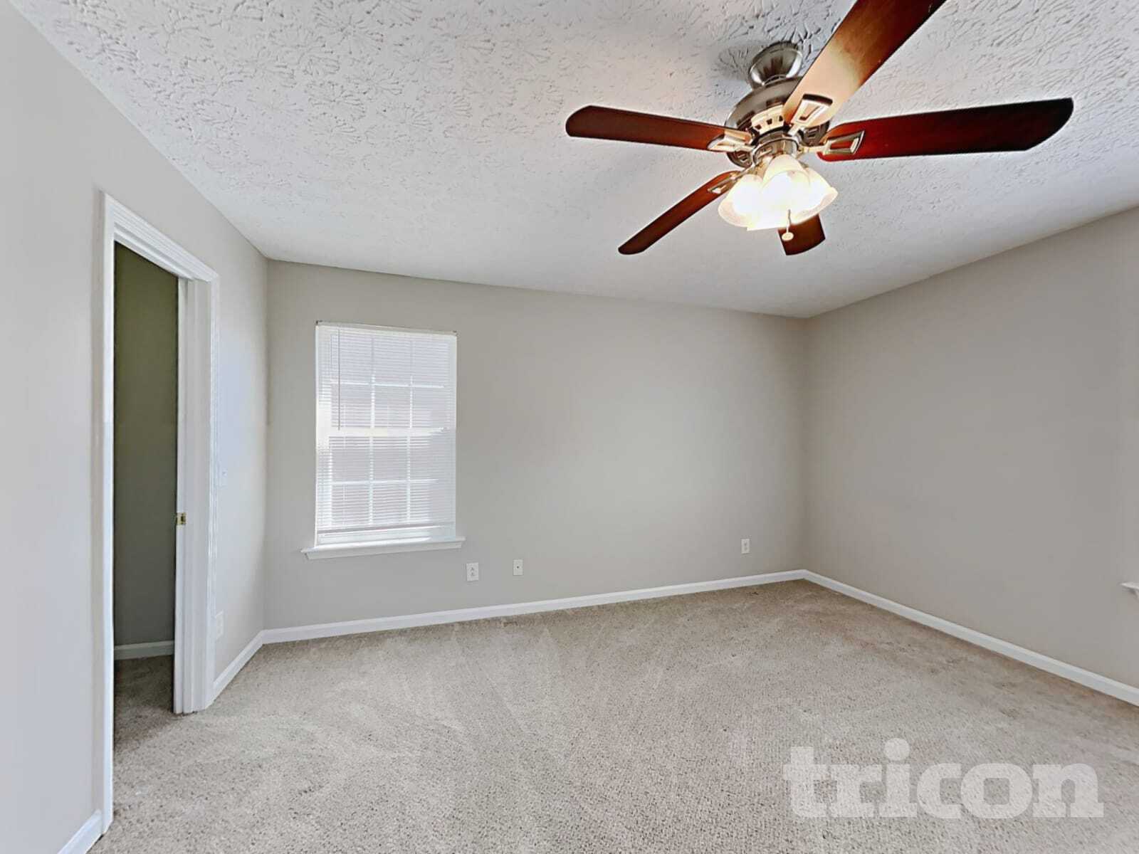 Building Photo - 220 Osmanthus Way