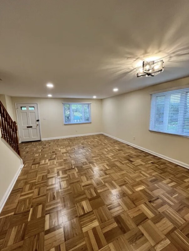 Building Photo - 2547 Holman Ave