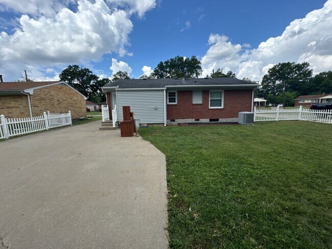 Building Photo - 5607 Elmer Ln