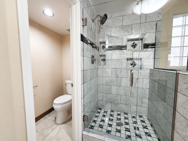 Building Photo - Marshall Ranch 5 bedroom!!  Available Now.