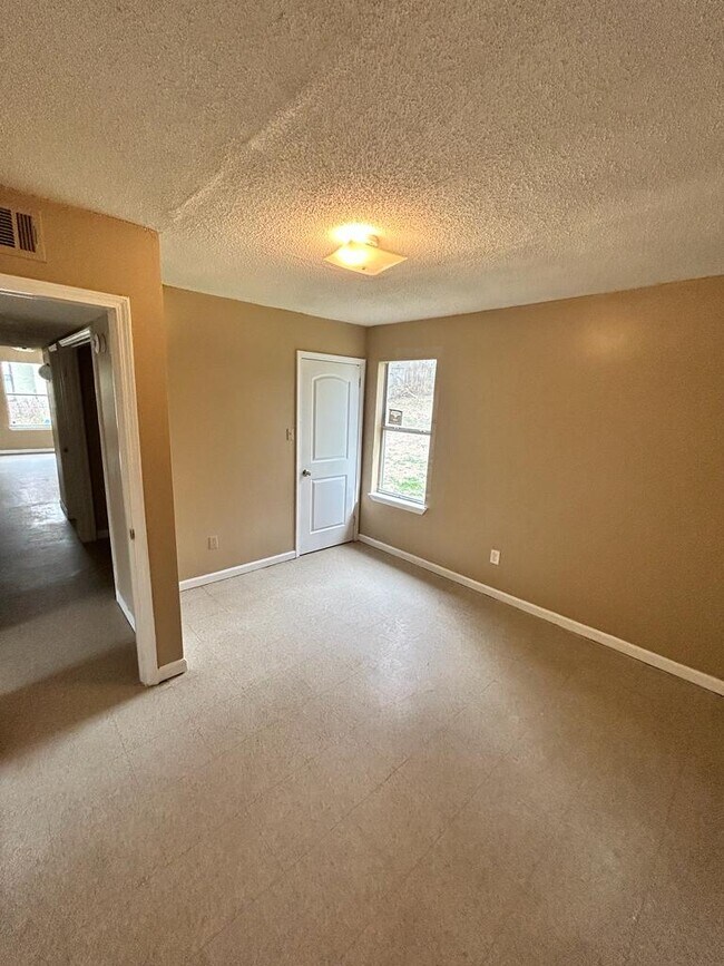 Building Photo - 5366 Clinchport Cir