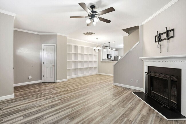 Building Photo - AVAILABLE NOW – Beautiful 3 Bed / 2.5 Bath Townhome in Prime North Raleigh Location