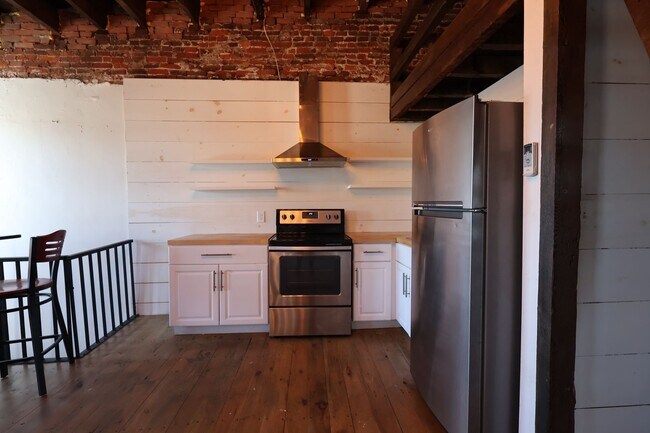 Building Photo - 343 N Mulberry St