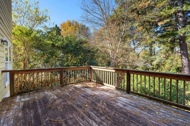 Building Photo - Three Bedroom Rental directly next to Arnall Middle School