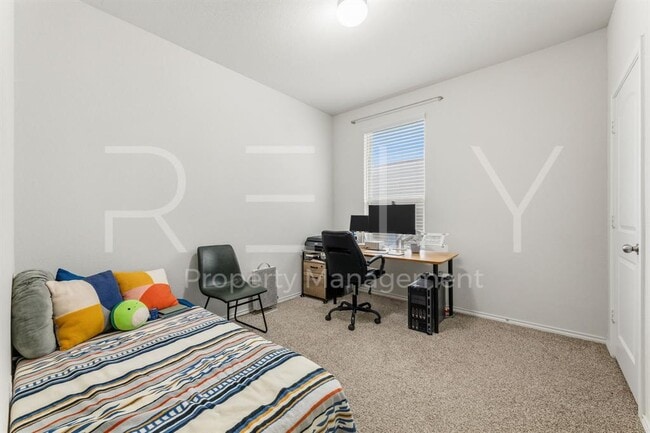 Building Photo - 1600 Cliffbrake Wy