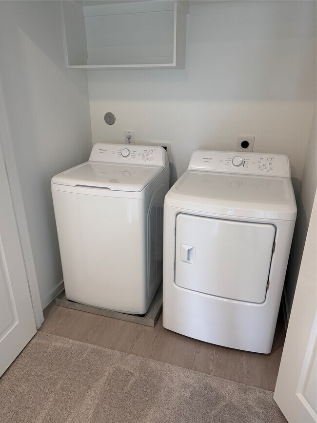 Building Photo - 2226 Salinas Dr