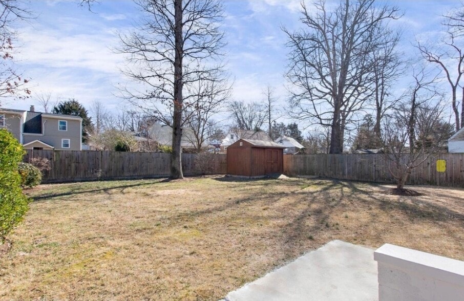 Building Photo - 2921 Johnson Rd