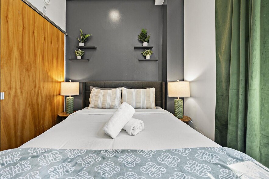 Building Photo - 160 E Berkeley St