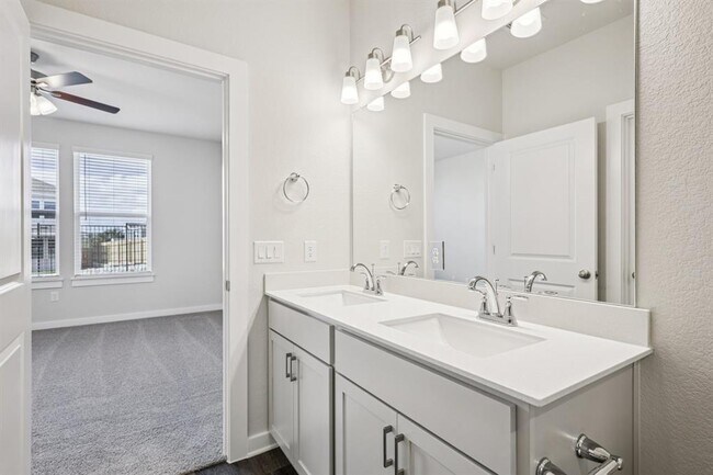 Building Photo - 2337 Moon Tower Trl