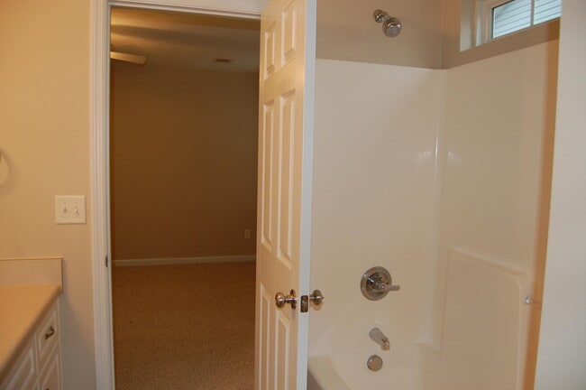 Building Photo - 167 Fox Haven Dr