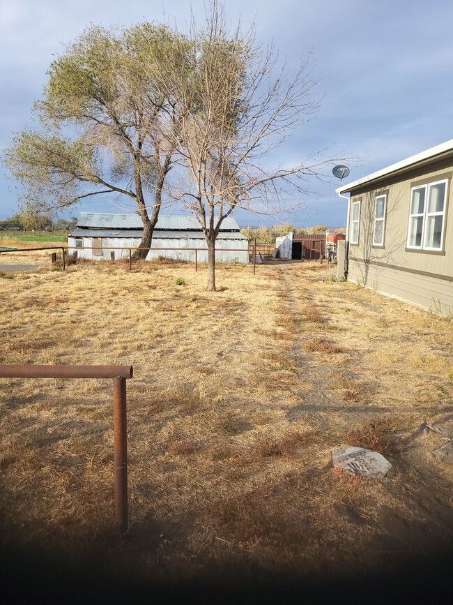 Building Photo - Bring your horse and yourself!!!!