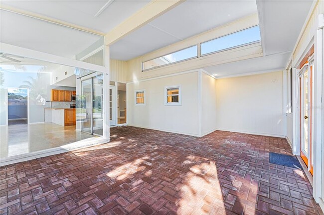 Building Photo - 6912 Alderwood Dr